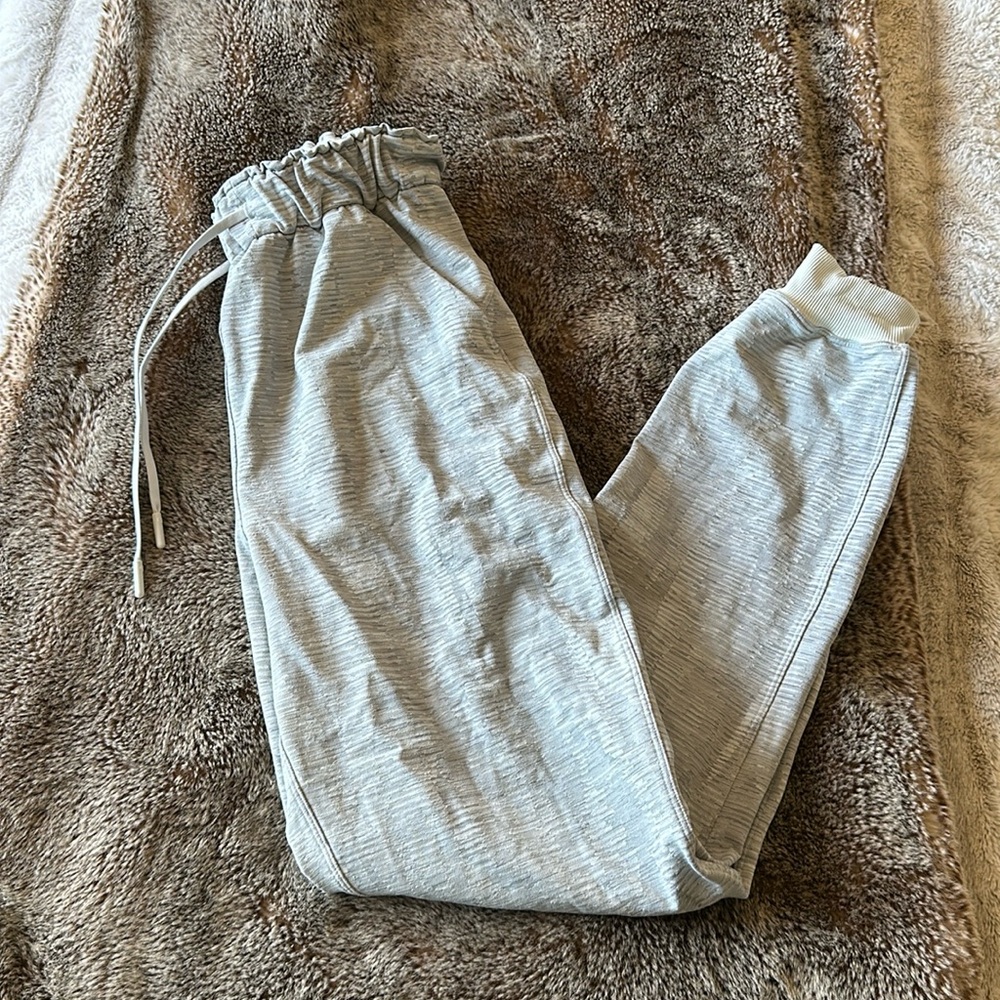 Lululemon joggers size 2